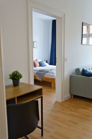 Geräumig | Vollausgestattet | Familienfreundlich | Zentrumslage Mit 69 qm, verteilt auf 2 Zimmer und einem großzügigen Küchen-/Essbereich, kann man auch einen längeren (Familien-)Aufenthalt in Görlitz verbringen. Die Wohnung befindet sich im 3.OG und...