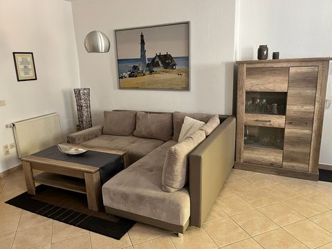 Willkommen in Ihrem möblierten Dauerzuhause direkt an der Neiße! Mitten in der historischen Altstadt hat diese Wohnung eine tolle Lage, kombiniert mit einer komplett neuen Ausstattung zum länger bleiben! 