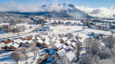 Tra lago e montagna, il resort Féclaz si trova nel massiccio dei Bauges, affacciato sul lago del Bourget. Situato nel cuore del villaggio di La Féclaz, a 100 m dall'Ufficio del Turismo e dall'inizio dei percorsi per mountain bike, passeggiate ed equi...