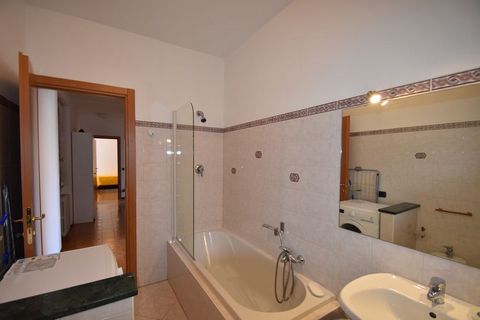 Bezaubernde Ferienwohnung im charmanten und charakteristischen Dorf Cannero Riviera, nur wenige Schritte von See und Strand entfernt, der schon mehrmals mit der renommierten 