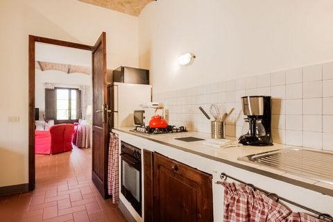 Un petit village de cinq beaux appartements dans les collines verdoyantes de Toscane et d'oliviers, une piscine de détente où vous pourrez profiter d'une vue magnifique sur le monastère 