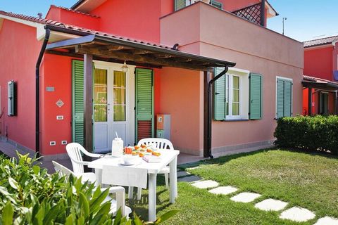 The beauty of Tuscany is reflected in this comfortable holiday residence. The green of the olive trees and the yellow of the sun characterize the landscape and also welcome you inside your holiday home. Your comfortably furnished apartment, some over...