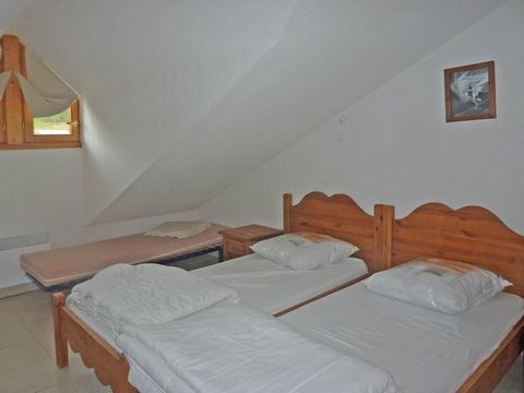 The residence Balcon des Airelles is situated 80m from the ski lifts. Shops are 50 m away from the building. Facilities include a leisure area with heated indoor swimming pool (90m ²) to relax after a busy day in the mountains... Surface area : about...